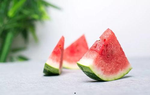 梦见吃瓜很苦,吃瓜苦涩背后的寓意与启示